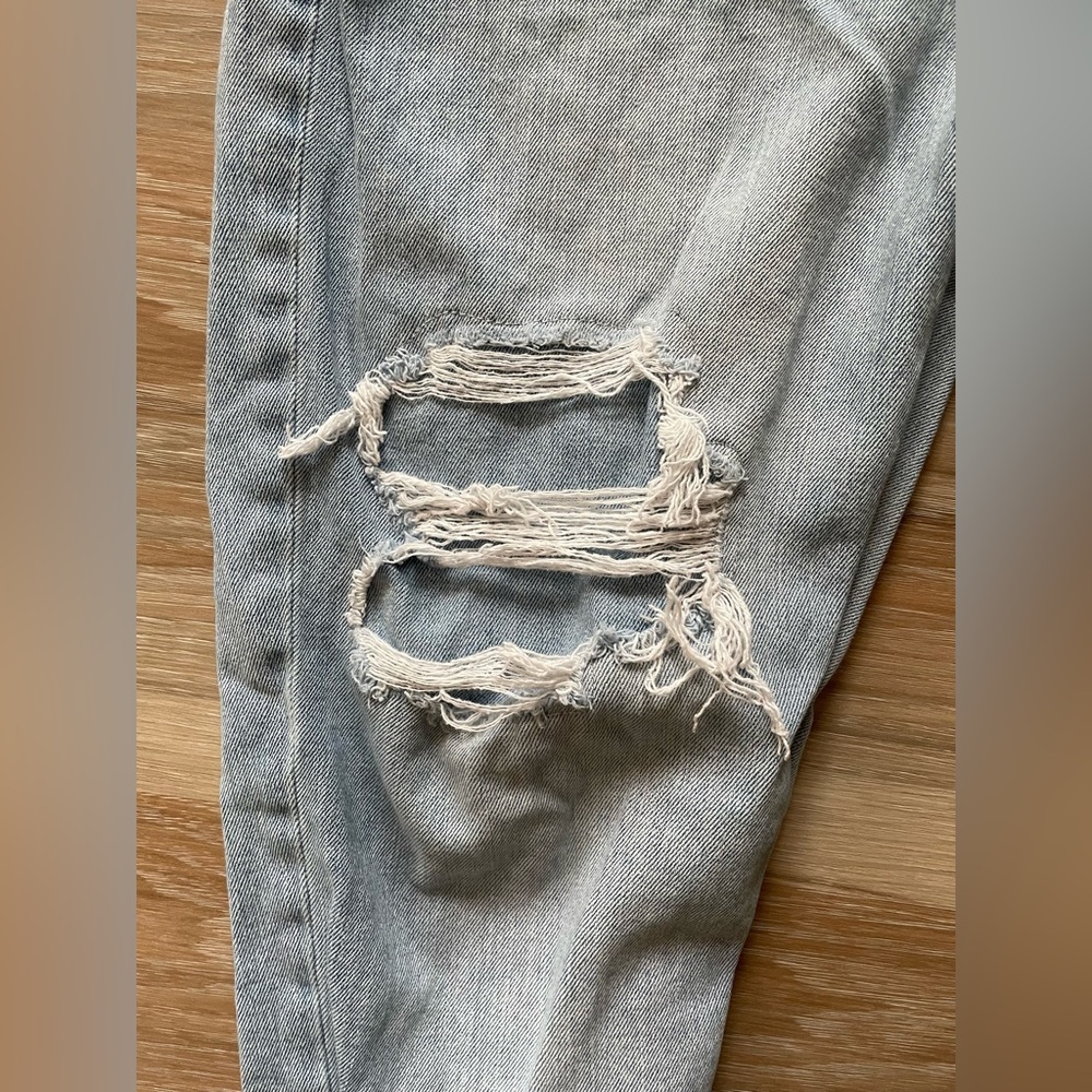 American Eagle Curvy Mom Jeans - Picture 3 of 13